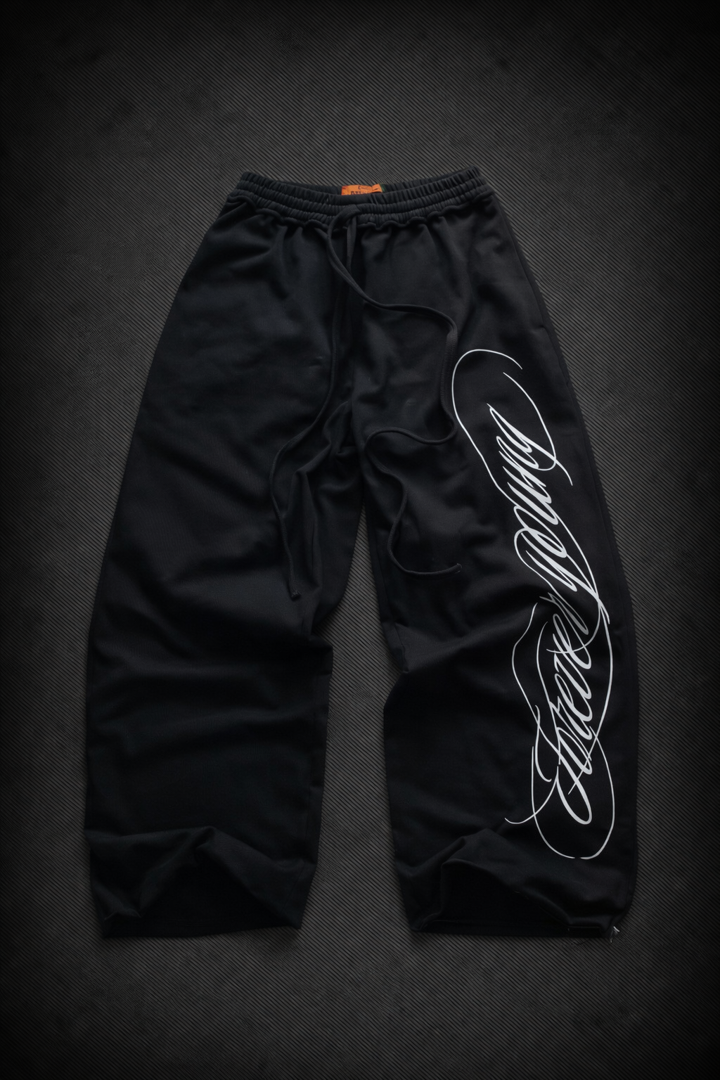 Pantalon ancho letras bordadas